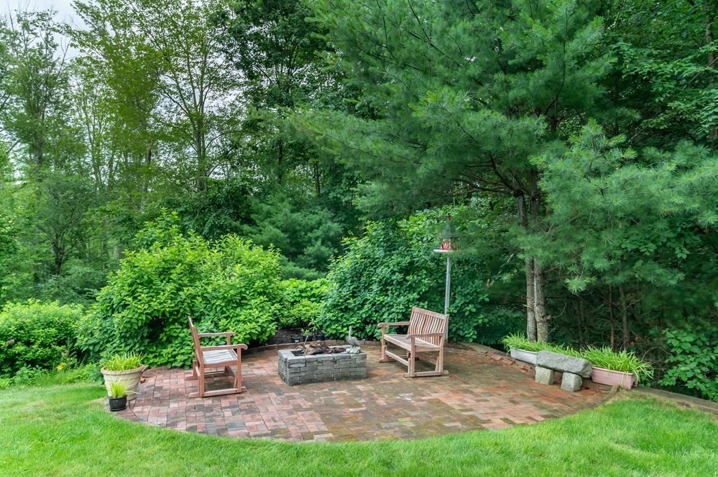 232 Candlestick Road North Andover, MA 01845 - Photo 38 of 42 Gallery Image 38