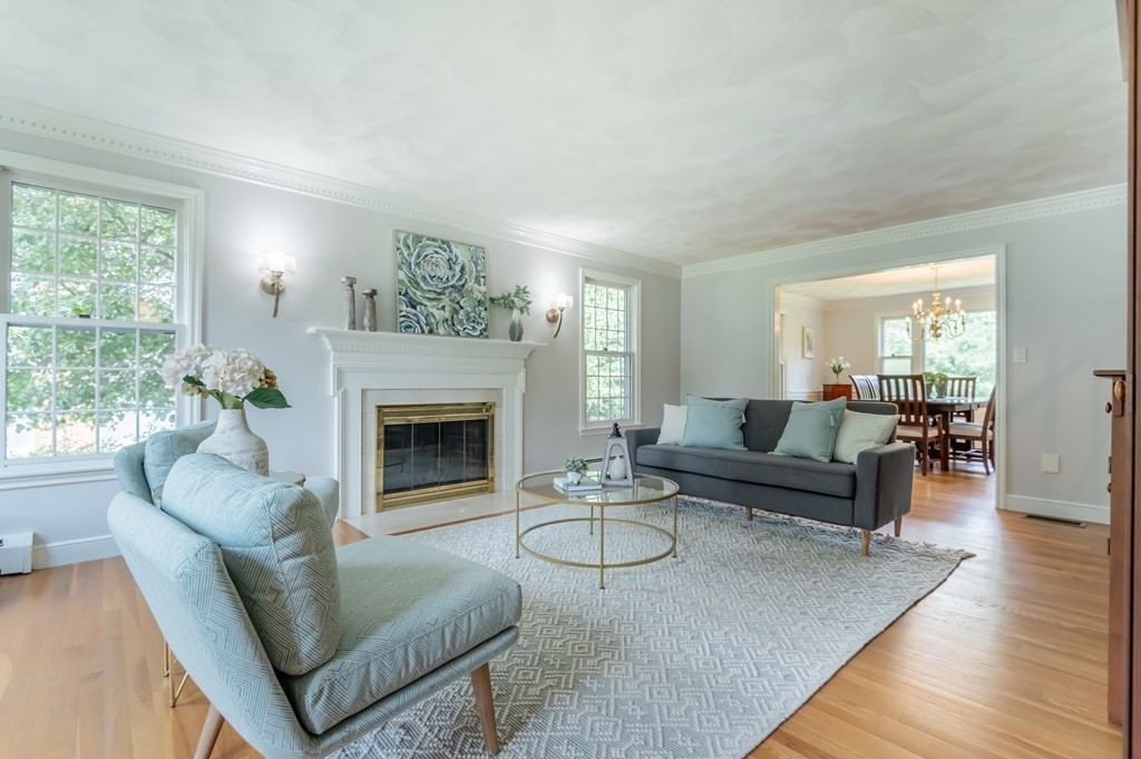 232 Candlestick Road North Andover, MA 01845 - Photo 4 of 42 Gallery Image 4