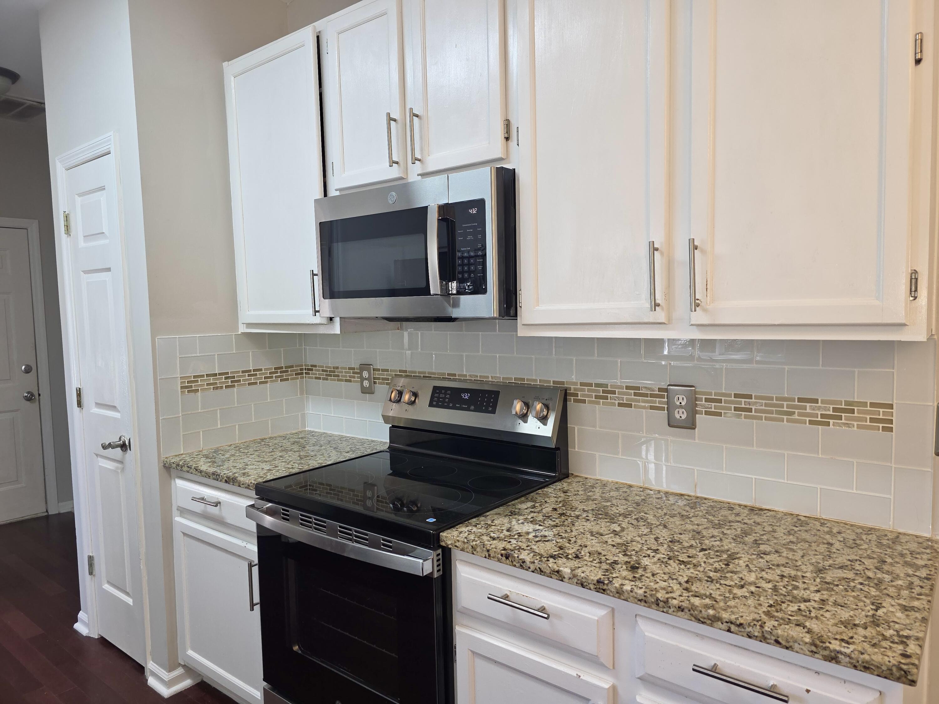 470 Cane Court Mount Pleasant, SC 29464 - Photo 8 of 34 20260603_122256