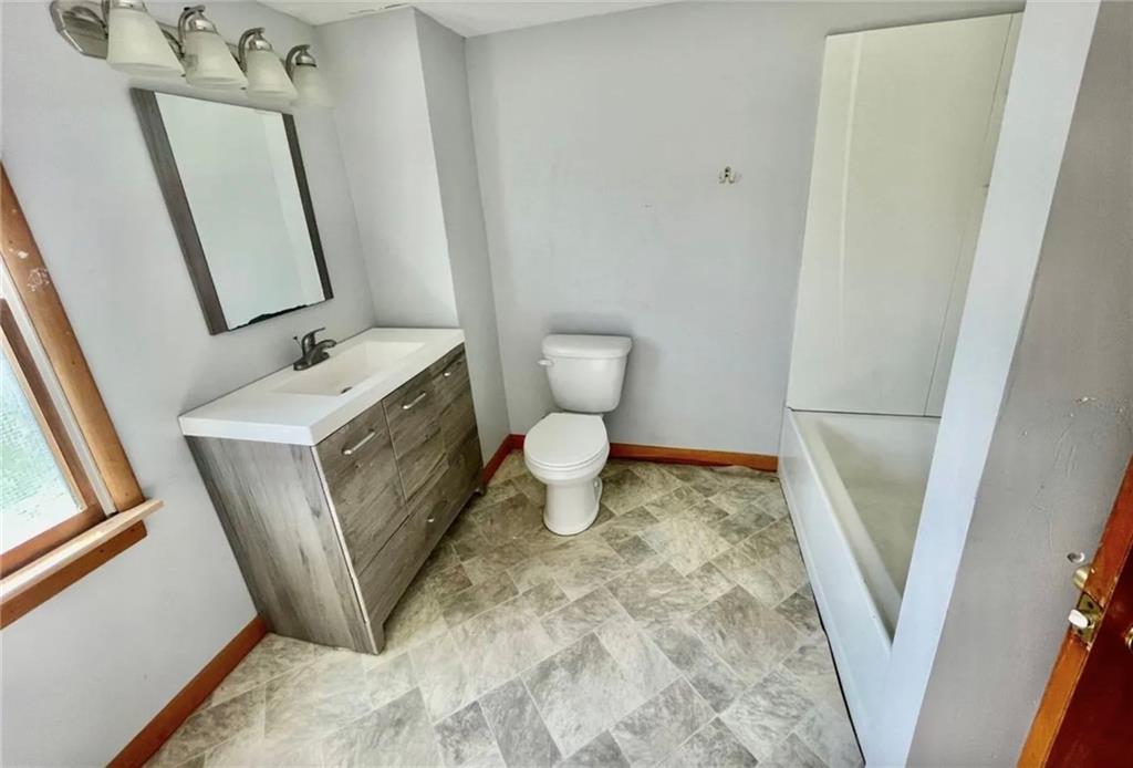 746 6th Avenue Coraopolis, PA 15108 - Photo 11 of 17