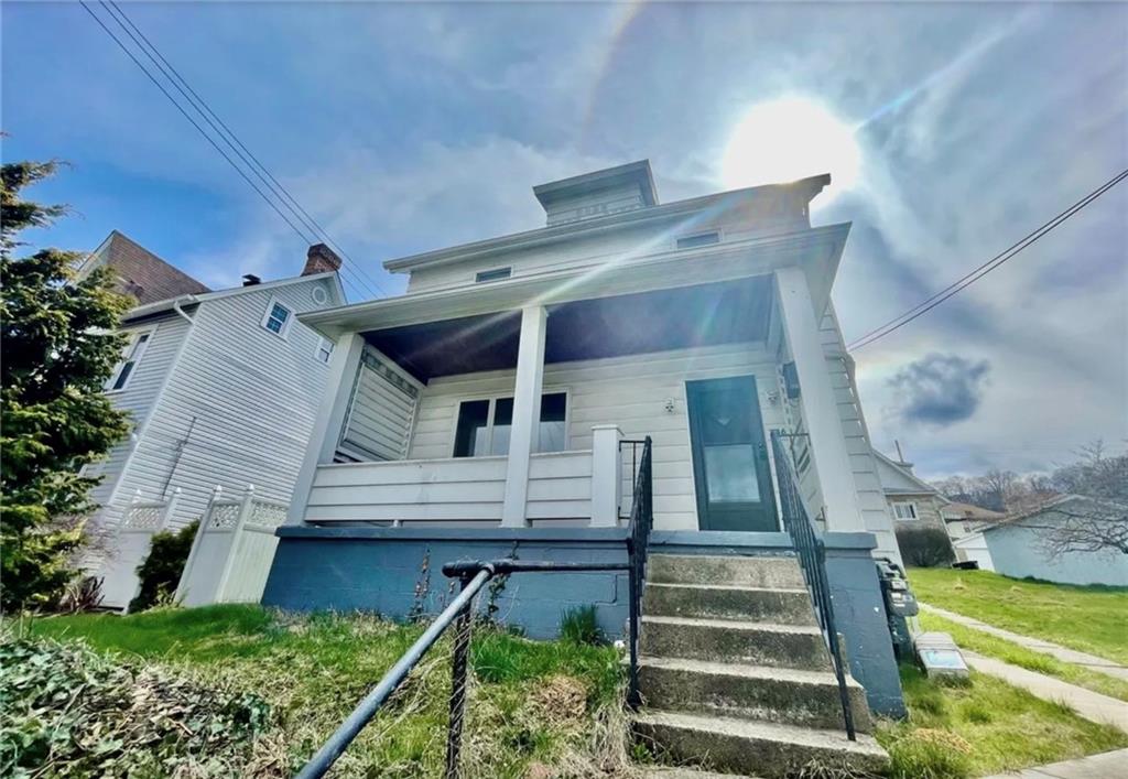 746 6th Avenue Coraopolis, PA 15108 - Photo 2 of 17