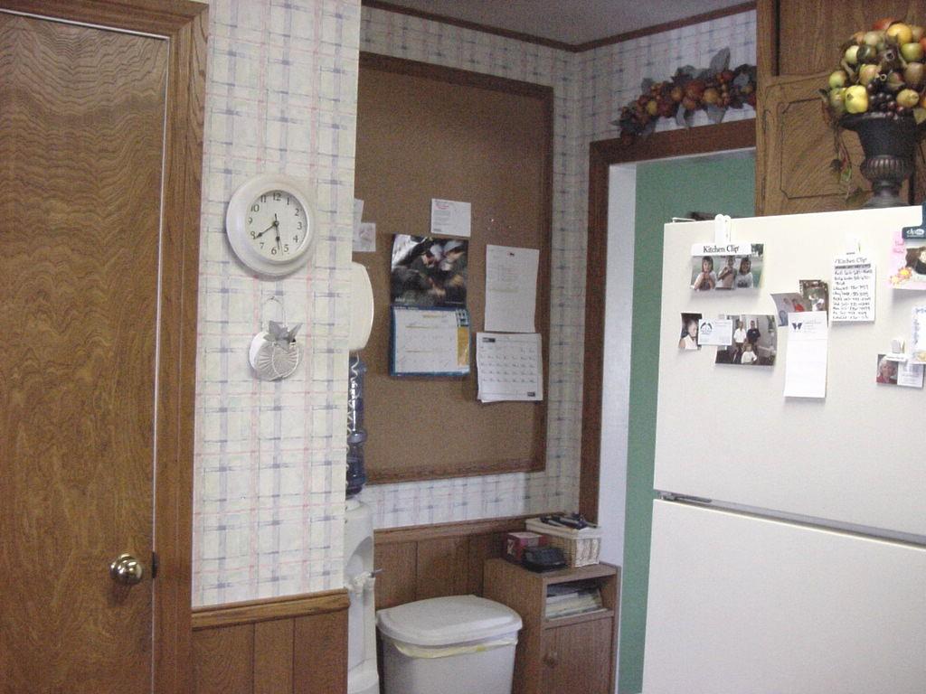 301 Southwest 45th Avenue Amarillo, TX 79110 - Photo 14 of 19 a bathroom with a toilet sink vanity granite and shower