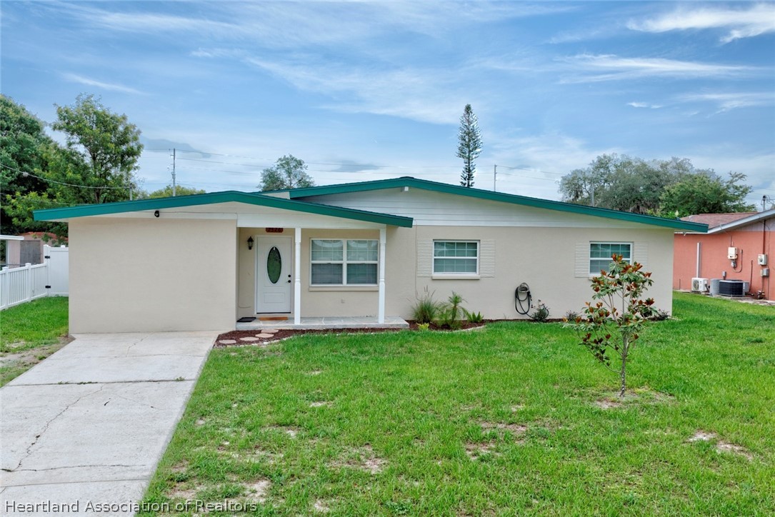 2326 Cleveland Road Sebring, FL 33870 - Photo 1 of 39