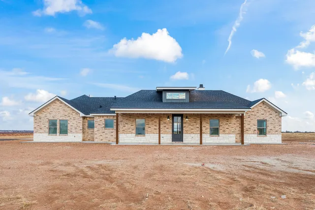 $484,900 | 8510 North County Road 1300, Shallowater, TX 79363