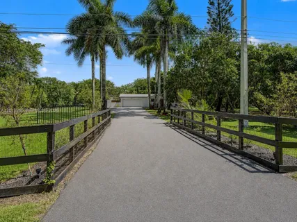 $1,950,000 | 13811 Southwest 26th Street, Davie, FL 33325