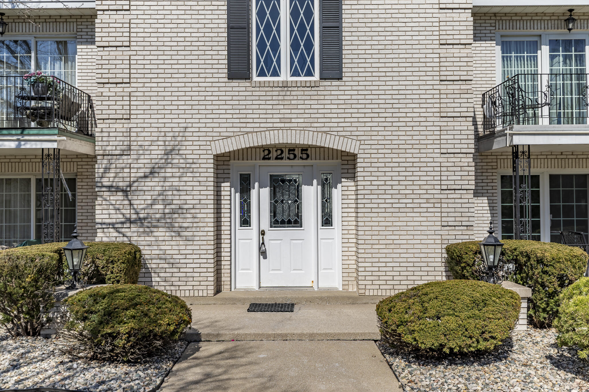 2255 Bordeaux, Unit B1 Highland, IN 46322 - Photo 3 of 49 a view of entryway of house and front door