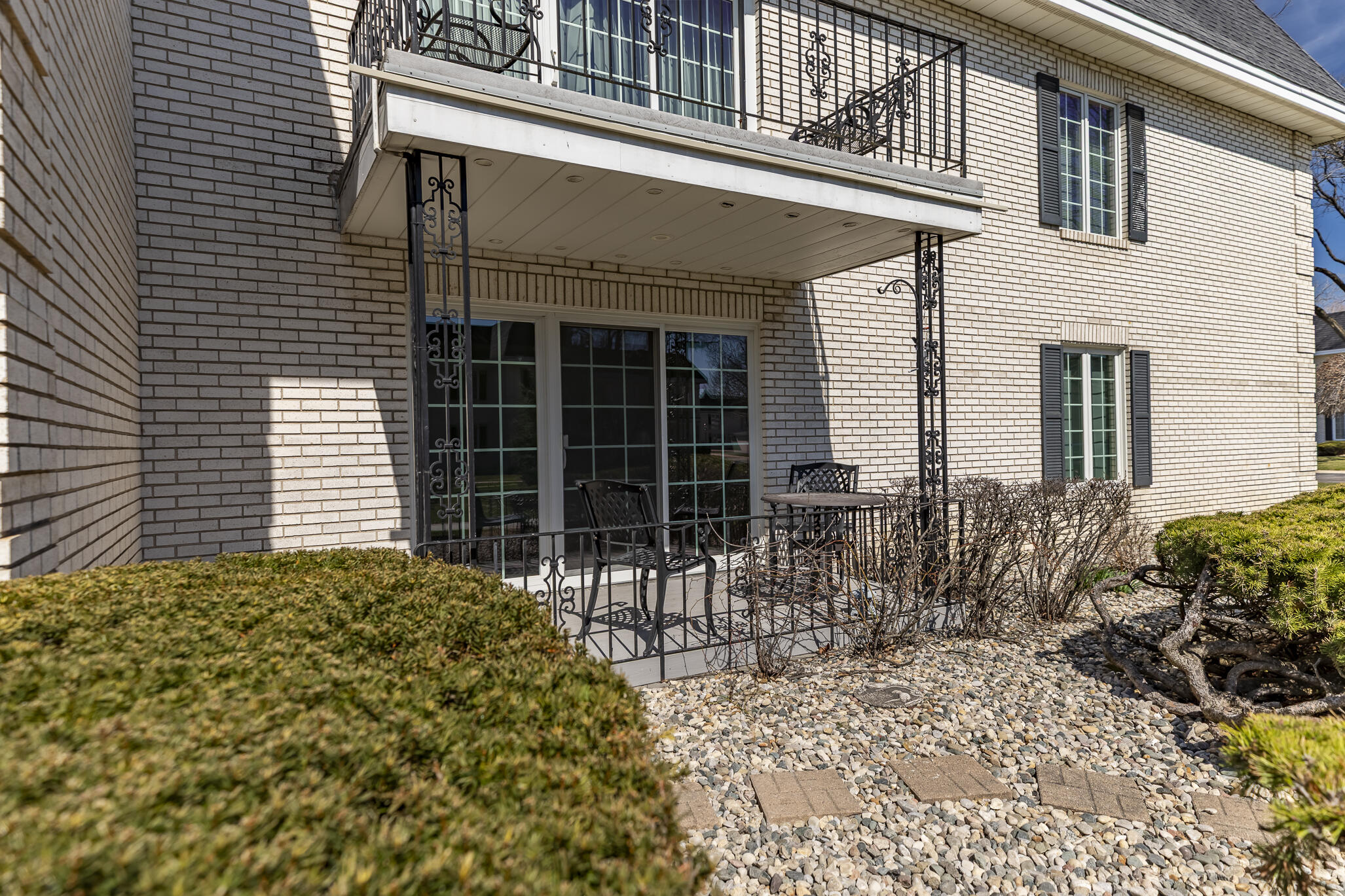 2255 Bordeaux, Unit B1 Highland, IN 46322 - Photo 4 of 49 a house view with a outdoor space