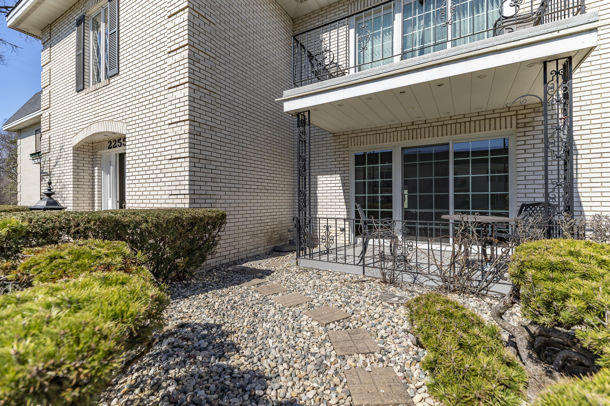 2255 Bordeaux, Unit B1 Highland, IN 46322 - Photo 6 of 49 a house view with a outdoor space
