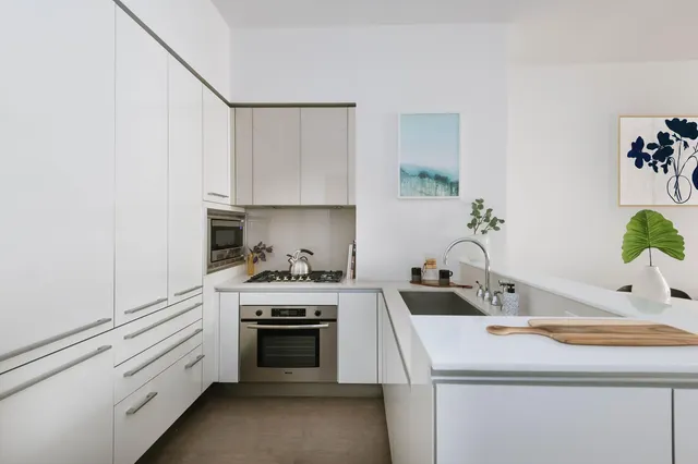 $1,050,000 | 25 Broad Street, Unit 21N | Financial District