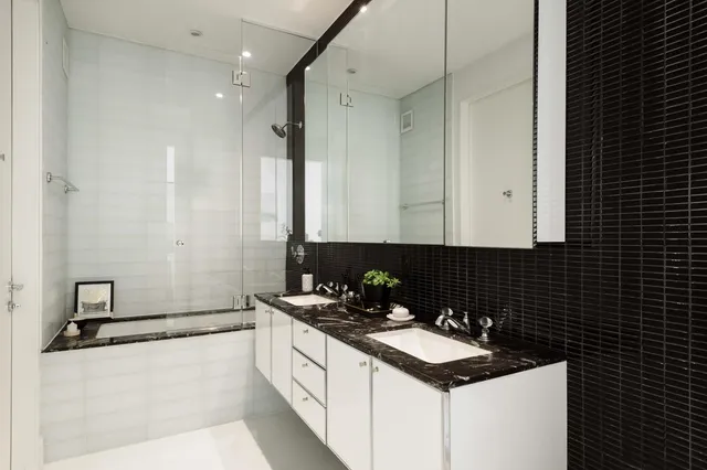 $1,050,000 | 25 Broad Street, Unit 21N | Financial District