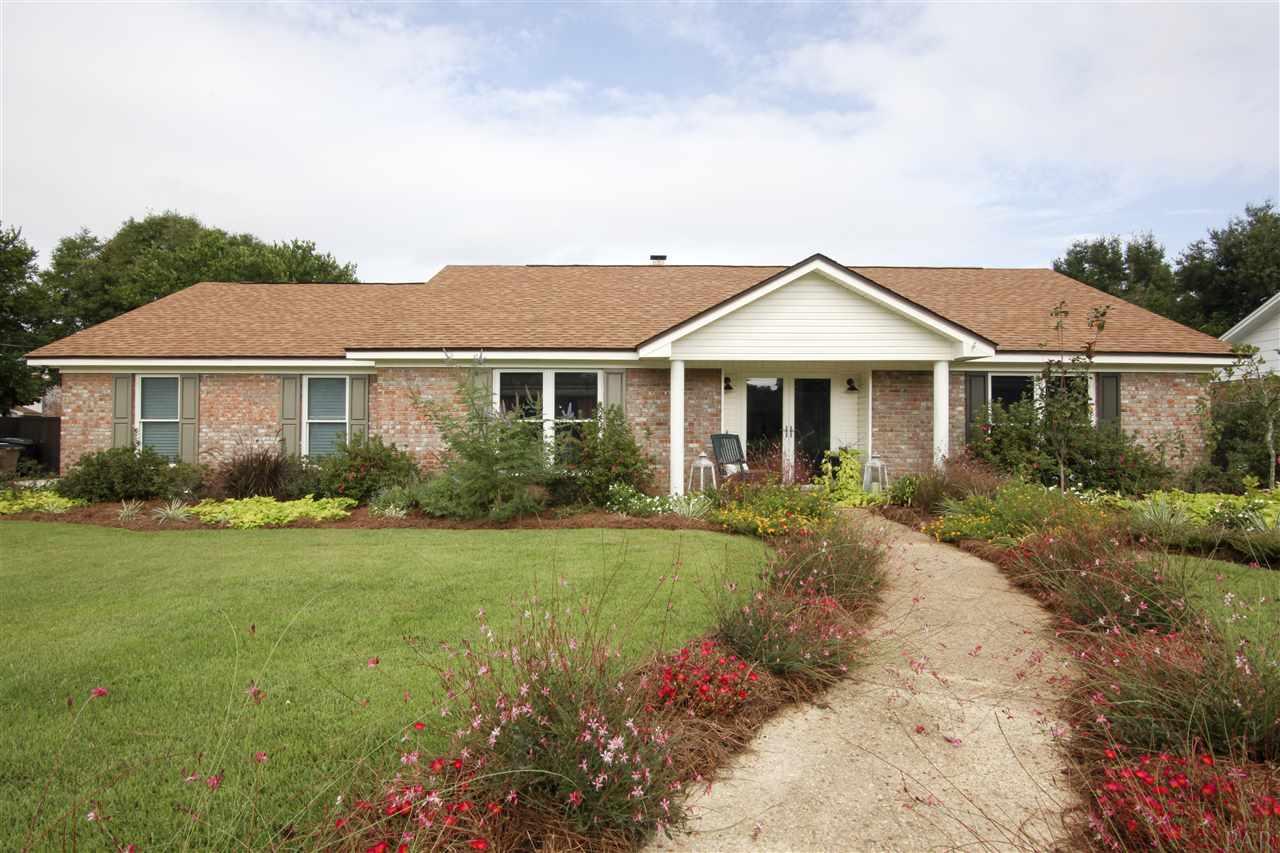 3535 Hopestill Road Pensacola, FL 32503 - Photo 2 of 29 Beautifully landscaped yard.