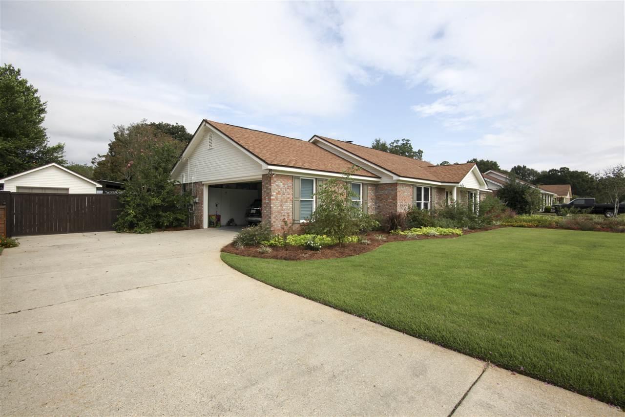 3535 Hopestill Road Pensacola, FL 32503 - Photo 3 of 29 Side entrance to garage