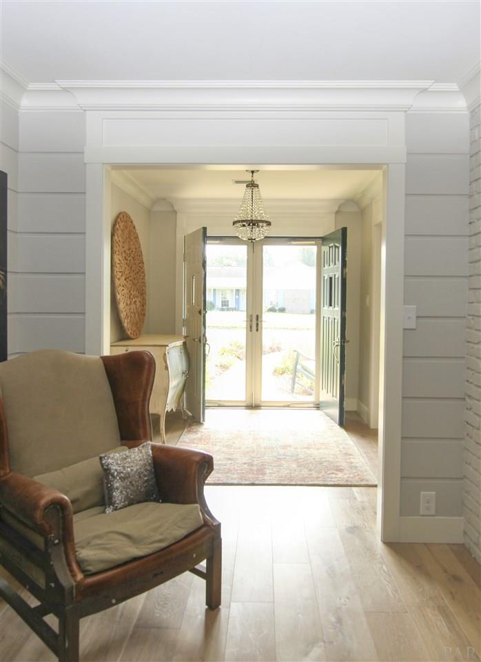 3535 Hopestill Road Pensacola, FL 32503 - Photo 4 of 29 Beautiful detail on the walls in the living area