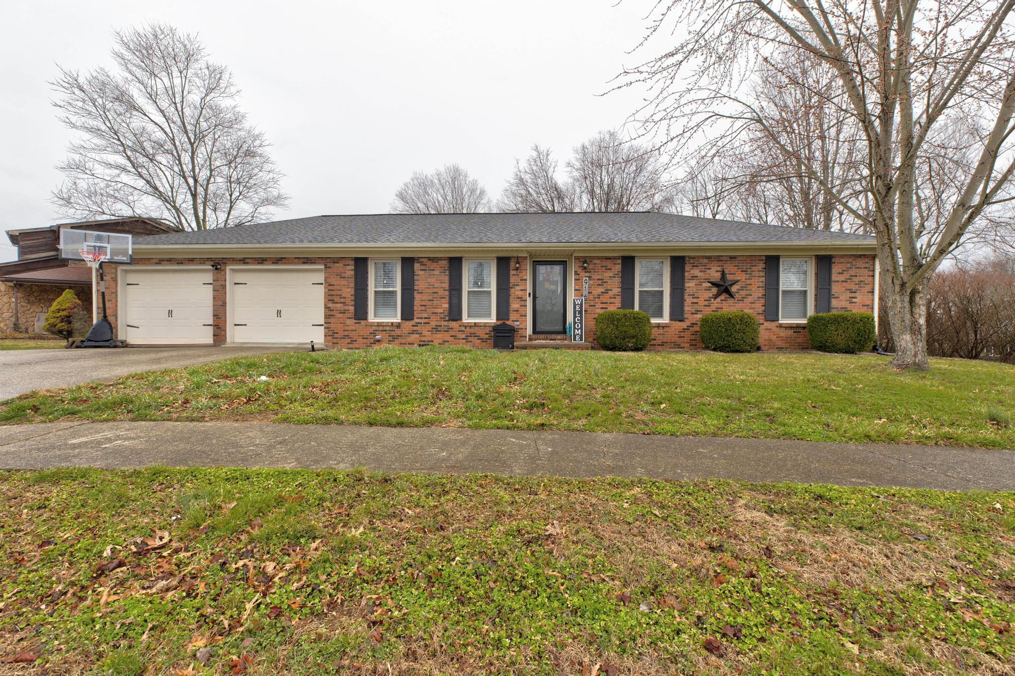 916 Stratton Lane Winchester, KY 40391 - Photo 2 of 27 PWM26141_2_3