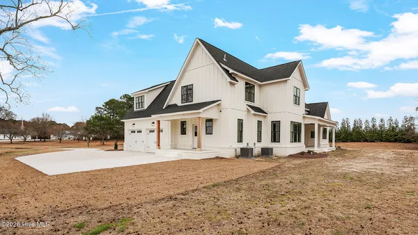 $700,000 | 2827 Landing Circle, Grimesland, NC 27837