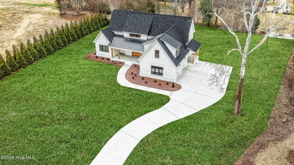 $700,000 | 2827 Landing Circle, Grimesland, NC 27837