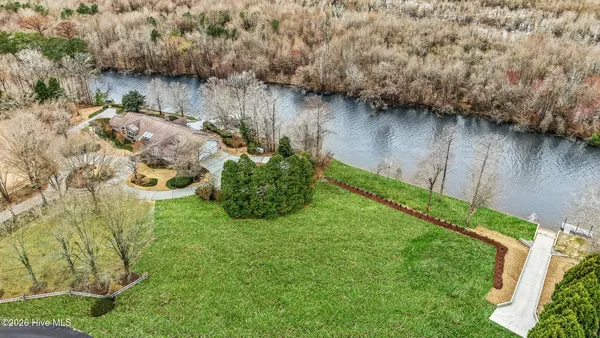 $700,000 | 2827 Landing Circle, Grimesland, NC 27837