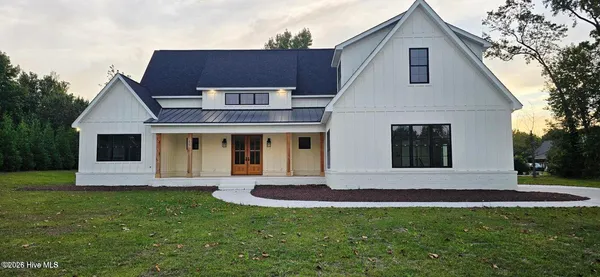 $700,000 | 2827 Landing Circle, Grimesland, NC 27837