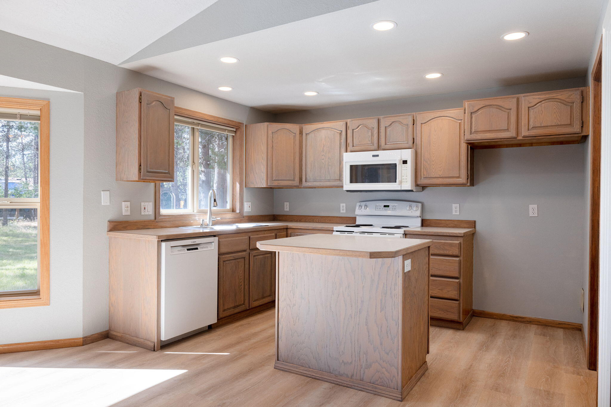 55853 Osprey Road Bend, OR 97707 - Photo 9 of 43 55853 Osprey Rd (13 of 40)