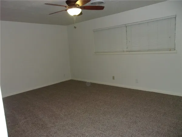 $1,950 | 438 Poenisch Drive, Corpus Christi, TX 78412