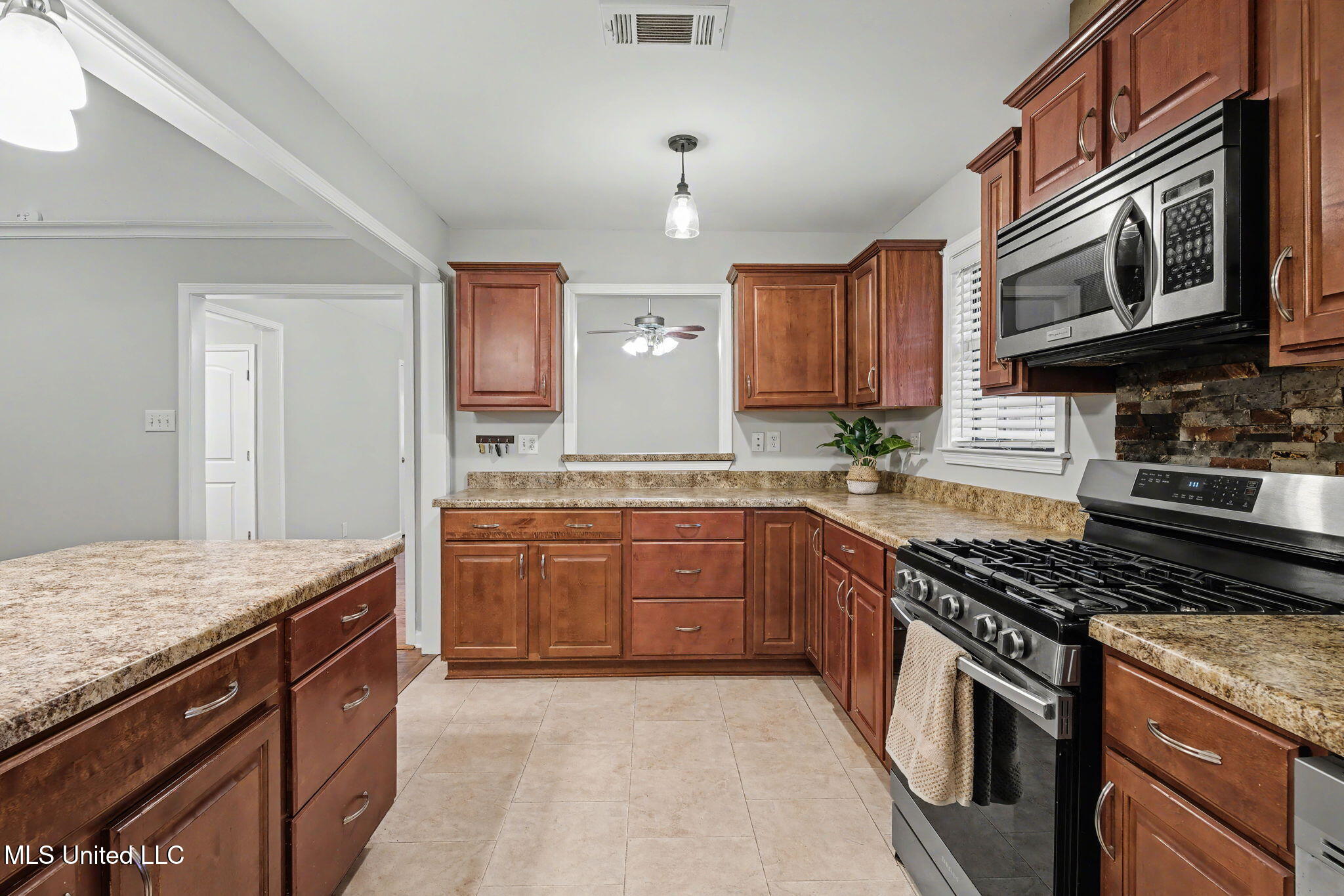 3810 Church Road Horn Lake, MS 38637 - Photo 12 of 39 12-web-or-mls-3810 Church Rd-11
