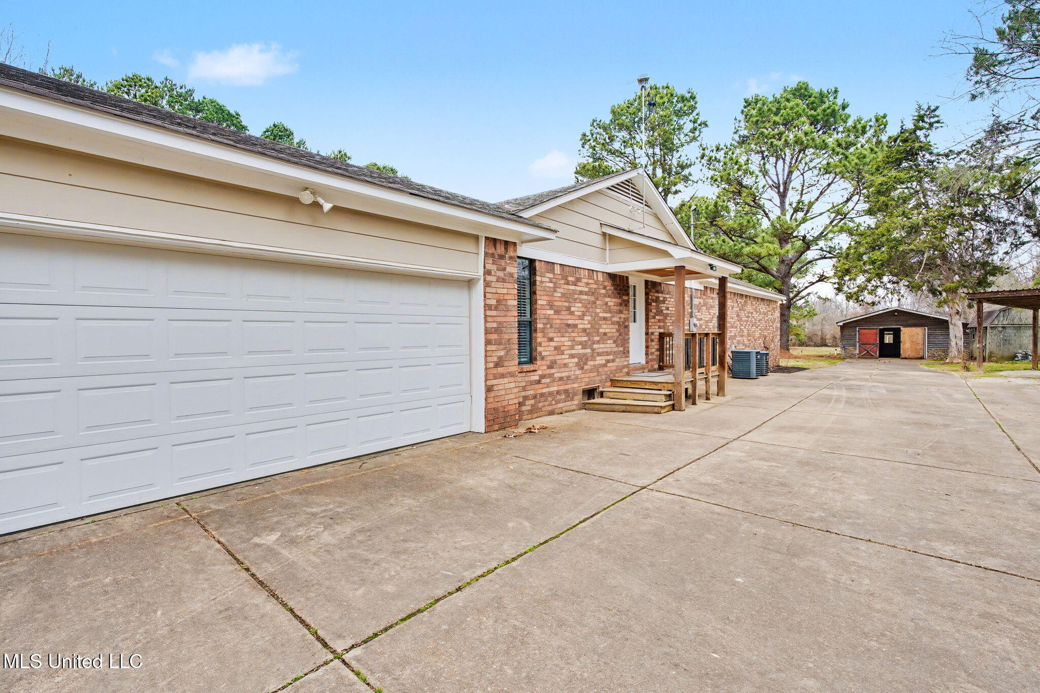 3810 Church Road Horn Lake, MS 38637 - Photo 6 of 39 6-web-or-mls-3810 Church Rd-05