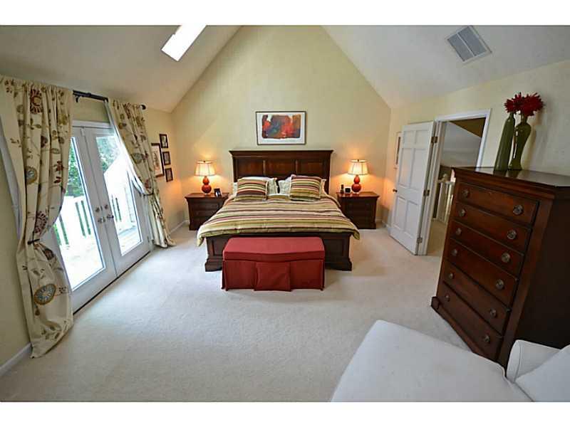 5011 Fall Creek Road Indianapolis, IN 46220 - Photo 10 of 24