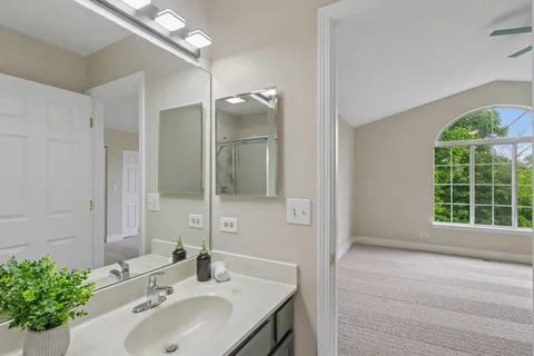 $369,000 | 856 West St Johns Place, Palatine, IL 60067
