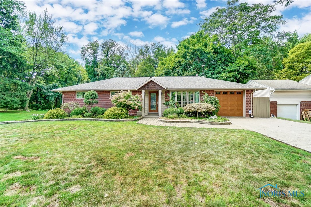 7 Baker Drive, Bowling Green, OH 43402 Compass