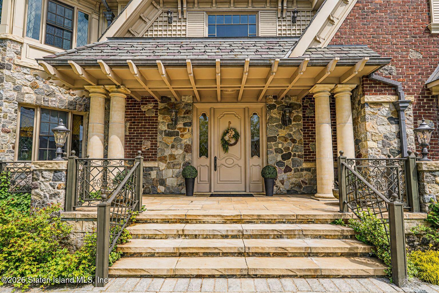 125 Benedict Road Staten Island, NY 10304 - Photo 5 of 96 125 Front Porch