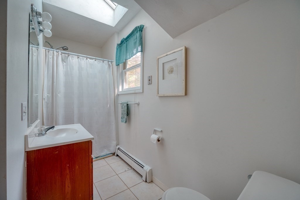 33 Barrows Road Worcester, MA 01609 - Photo 11 of 23 Gallery Image 11