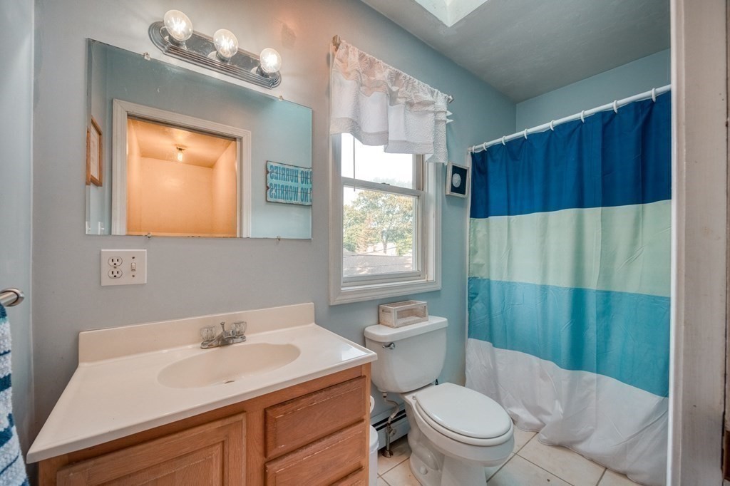 33 Barrows Road Worcester, MA 01609 - Photo 14 of 23 Gallery Image 14