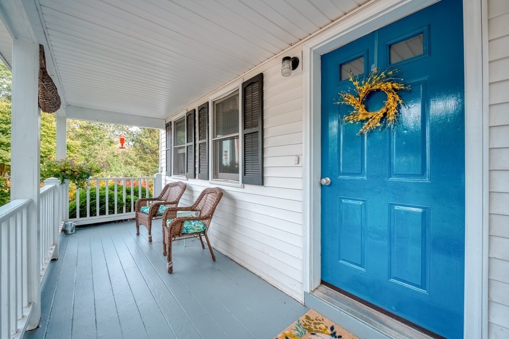 33 Barrows Road Worcester, MA 01609 - Photo 3 of 23 Gallery Image 3
