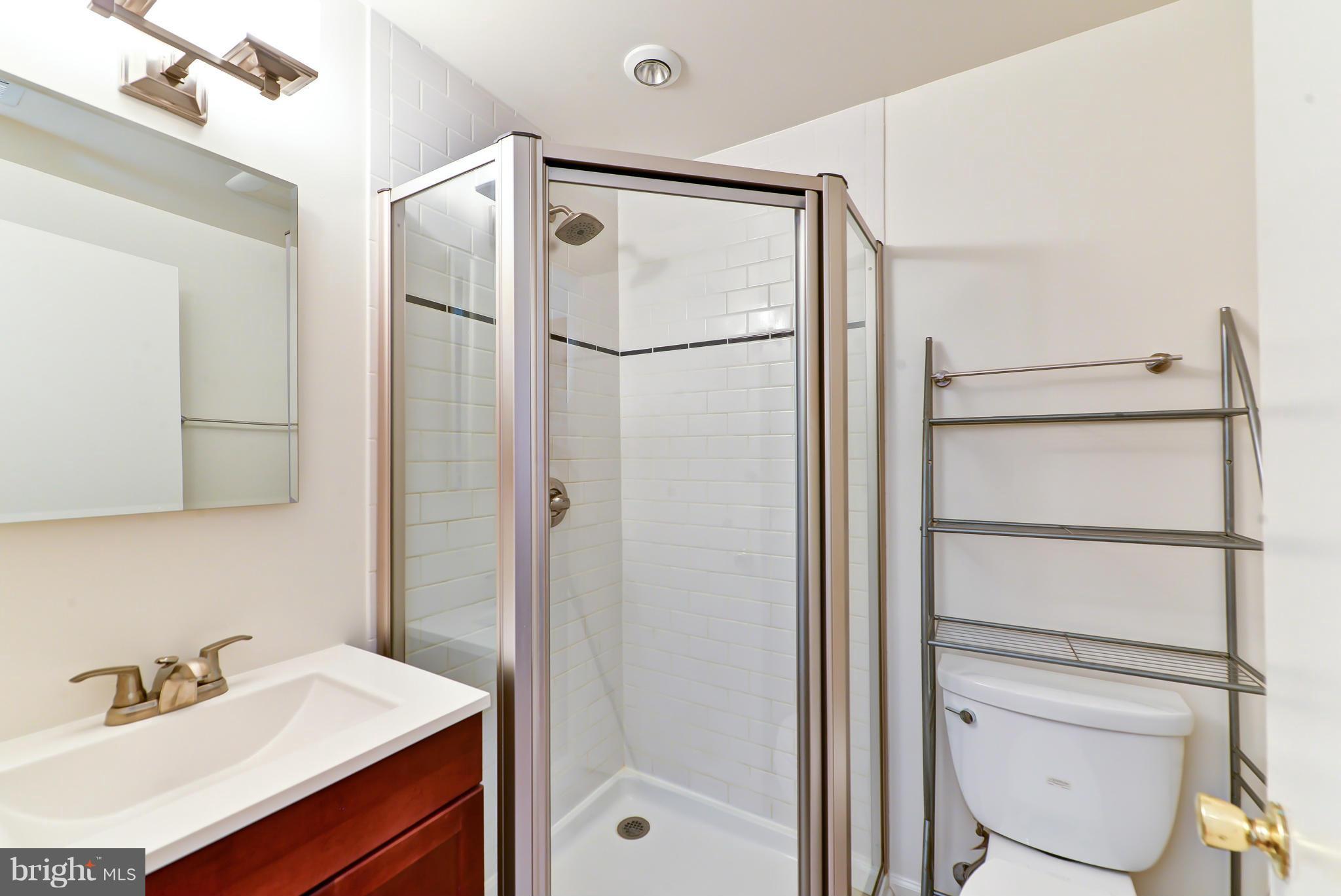 1717 T Street Northwest, Unit 21 Washington, DC 20009 - Photo 19 of 29 Second Bath