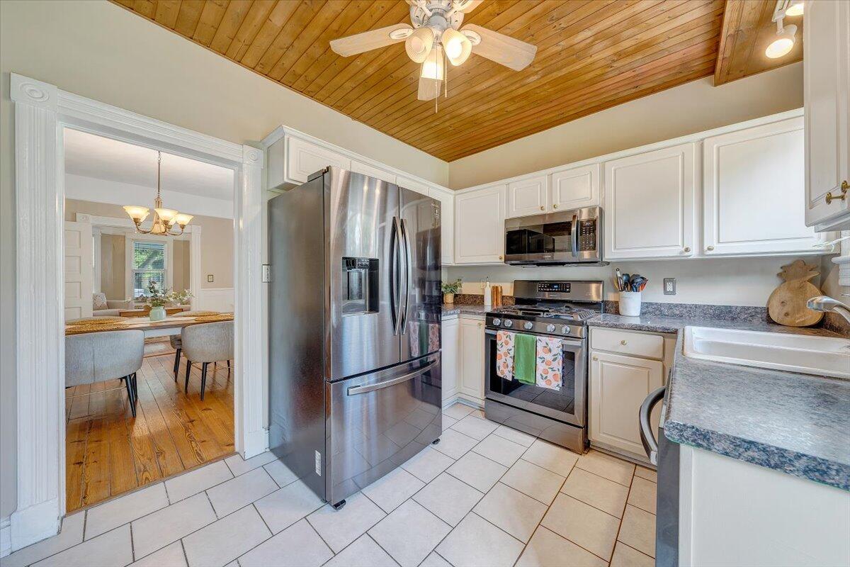 367 Washington Avenue Southwest Roanoke, VA 24016 - Photo 13 of 36 12-MIB00012