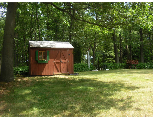 35 Lothrop Road Reading, MA 01867 - Photo 3 of 11 Gallery Image 3