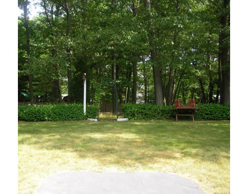 35 Lothrop Road Reading, MA 01867 - Photo 4 of 11 Gallery Image 4
