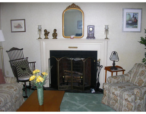 35 Lothrop Road Reading, MA 01867 - Photo 5 of 11 Gallery Image 5