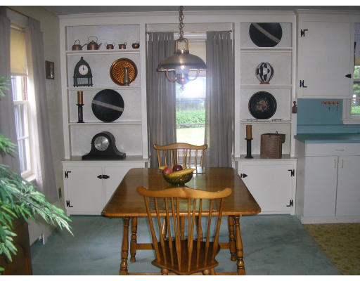 35 Lothrop Road Reading, MA 01867 - Photo 8 of 11 Gallery Image 8