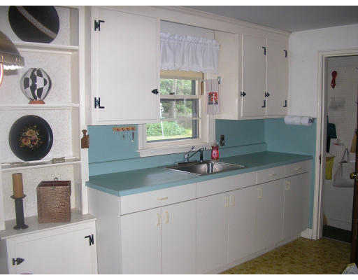 35 Lothrop Road Reading, MA 01867 - Photo 9 of 11 Gallery Image 9
