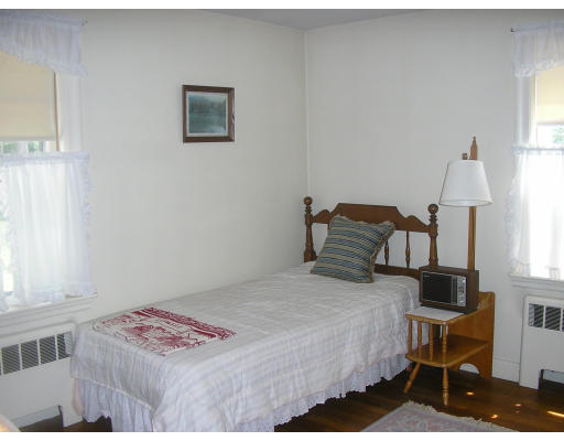 35 Lothrop Road Reading, MA 01867 - Photo 10 of 11 Gallery Image 10