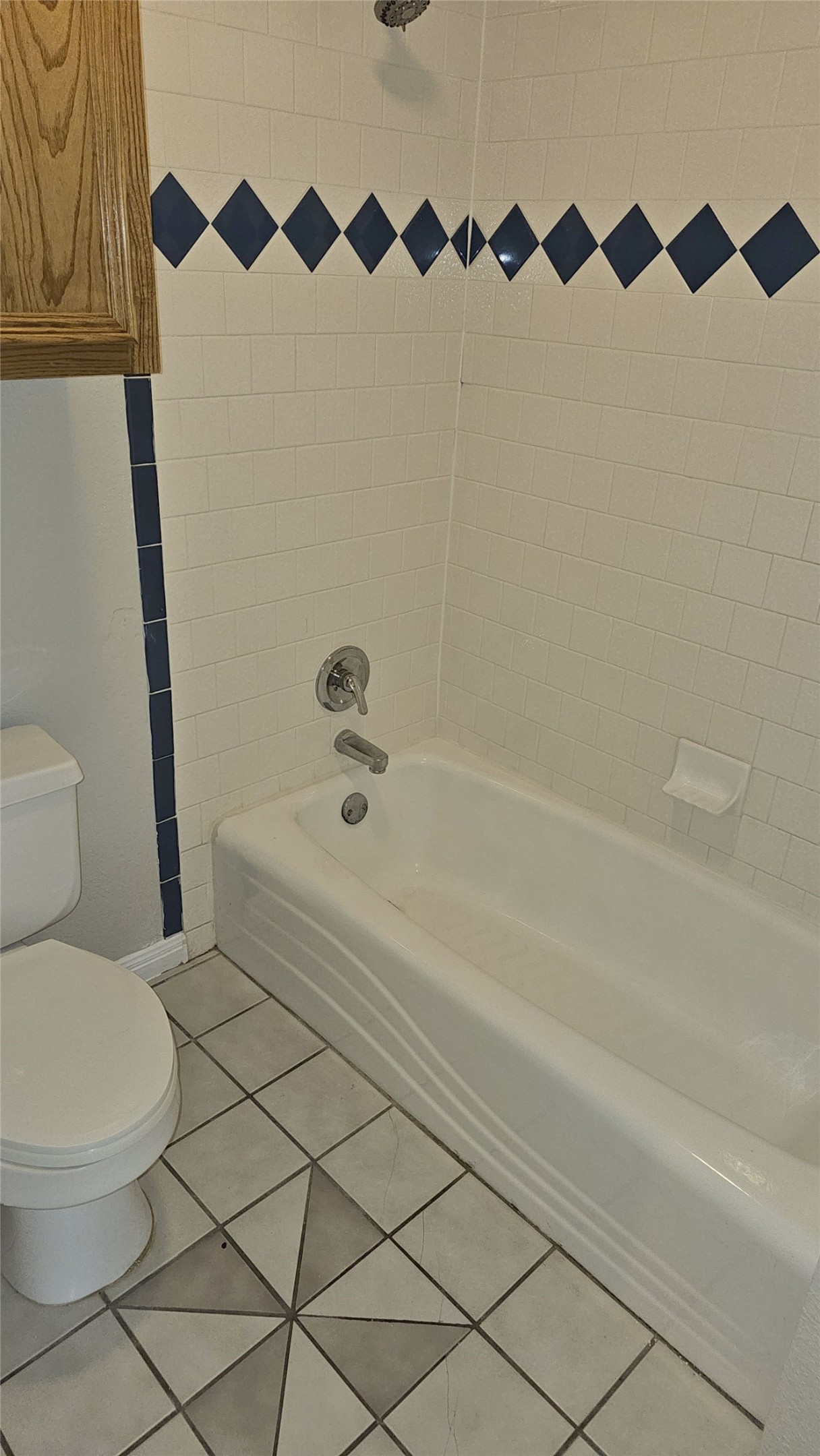16 Brenda Lane Round Rock, TX 78665 - Photo 25 of 40 a bathroom with a sink and a toilet