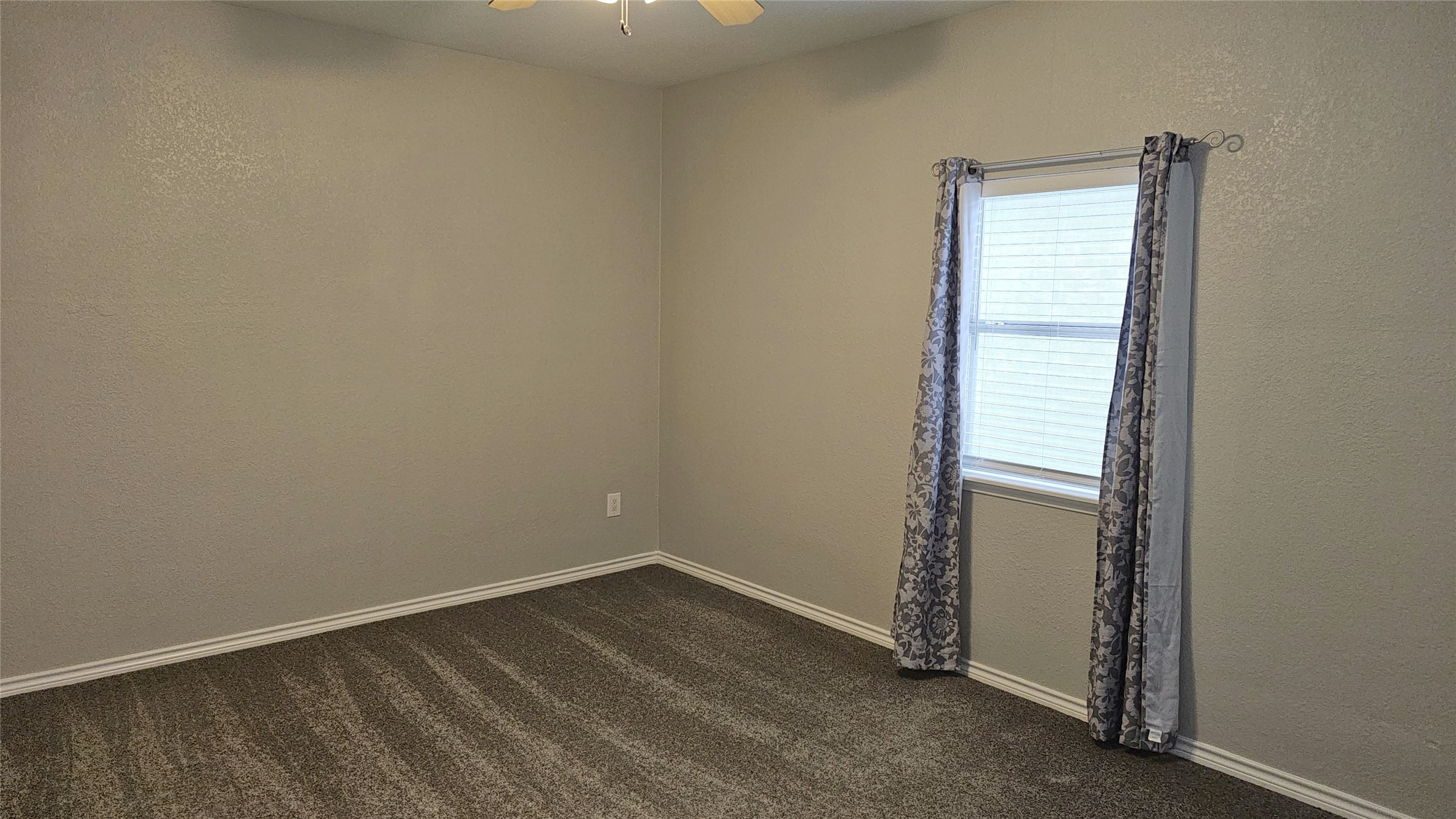 16 Brenda Lane Round Rock, TX 78665 - Photo 38 of 40 an empty room with a door