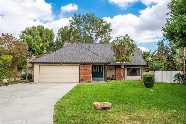 $975,000 | 25492 Vía Dalia, Valencia, CA 91355