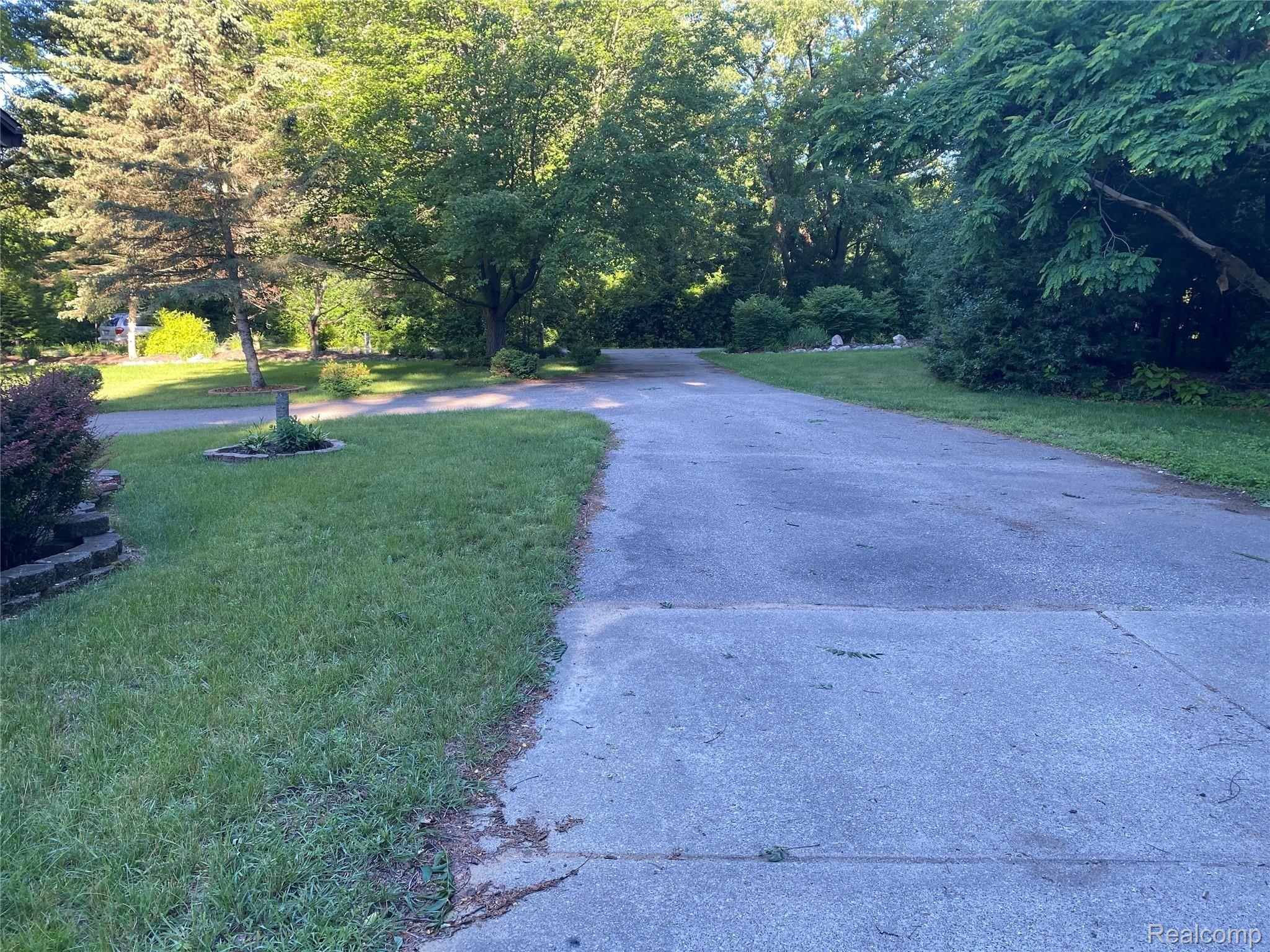 5850 Pine Knob Road Clarkston, MI 48346 - Photo 67 of 67 Driveway.JPG