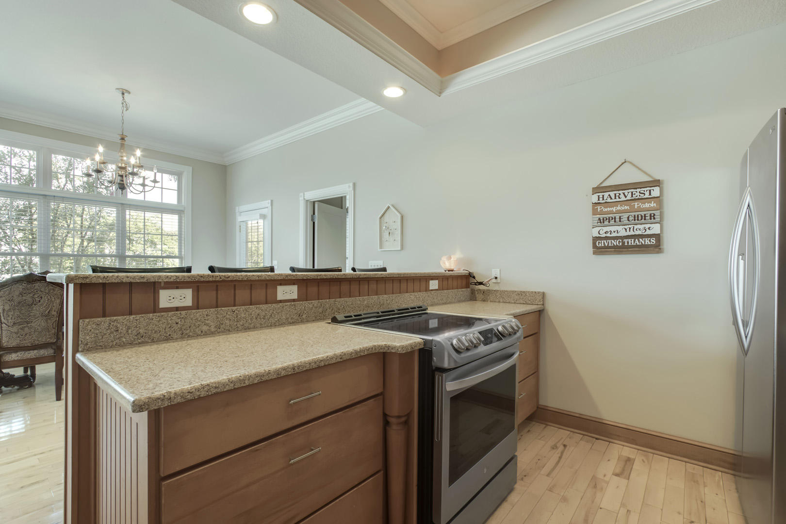 101 Liberty Court Oak Ridge, TN 37830 - Photo 13 of 40 12_LibertyCourt_101_Kitchen02