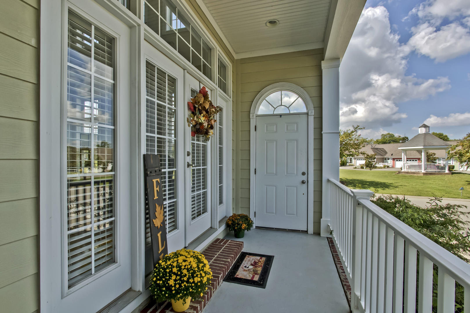 101 Liberty Court Oak Ridge, TN 37830 - Photo 4 of 40 03_LibertyCourt_101_FrontPorch1_Front-St
