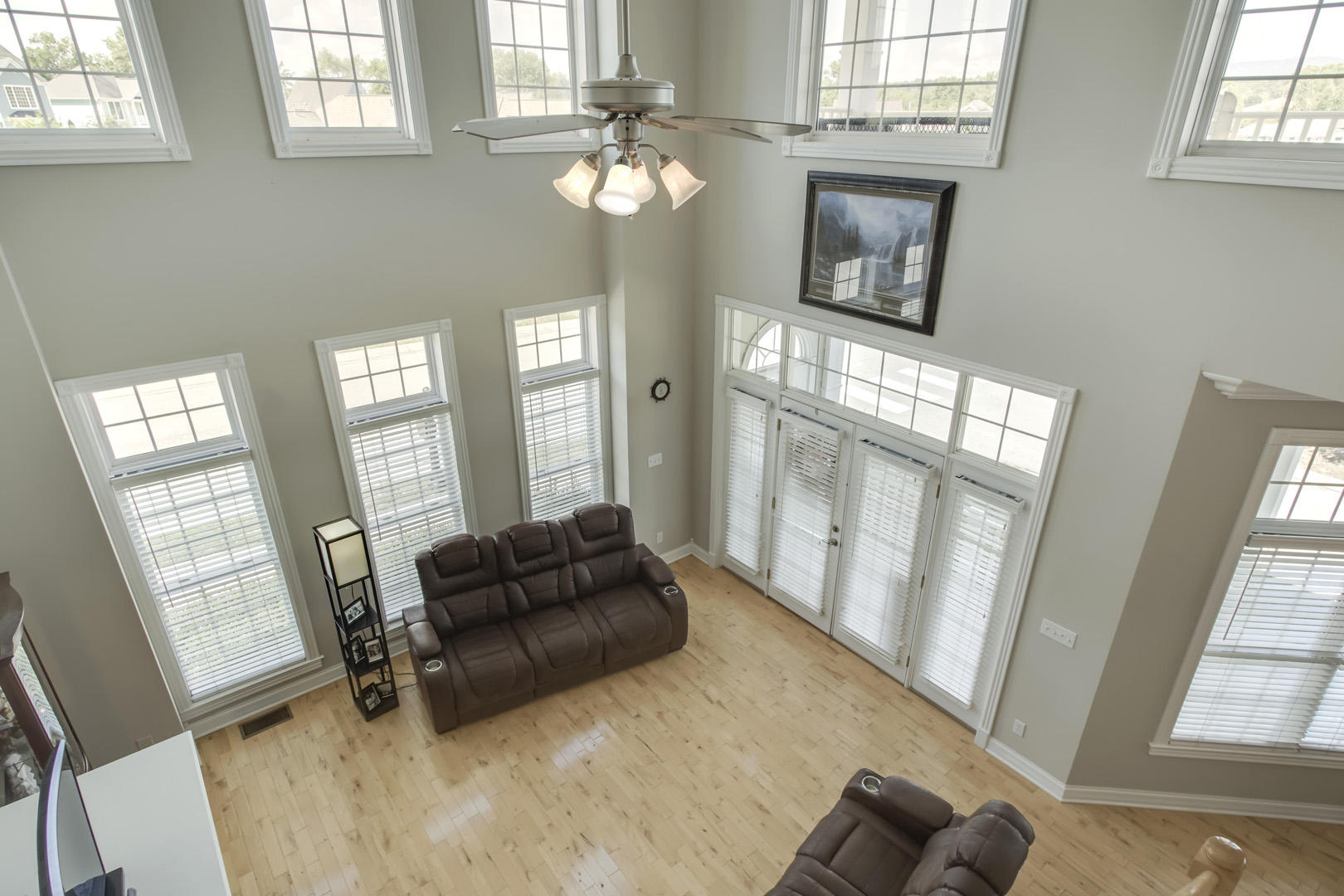 101 Liberty Court Oak Ridge, TN 37830 - Photo 34 of 40 33_LibertyCourt_101_StairViewLivingRoom