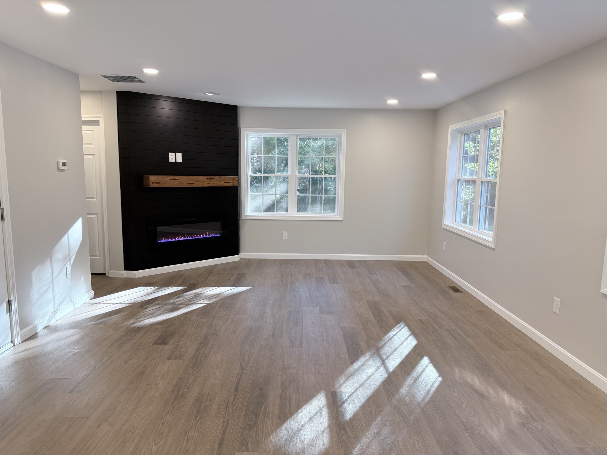 93 Rockland Road, Unit 1 Auburn, MA 01501 - Photo 5 of 12 Gallery Image 5
