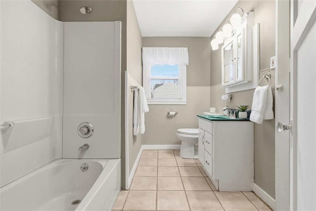 2609 Lah Road Gibsonia, PA 15044 - Photo 24 of 48 a bathroom with a bathtub toilet and sink